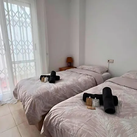 Апартаменти Charming Flat With Swimming Pool 500 M From Playa Del Cura! *