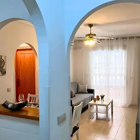 Апартаменти Charming Flat With Swimming Pool 500 M From Playa Del Cura!