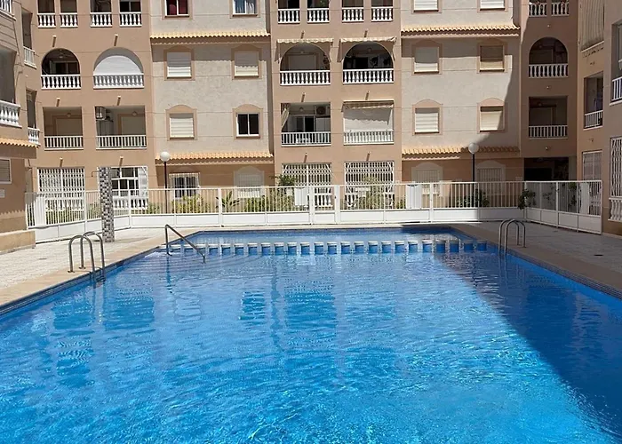 Apartment Charming Flat With Swimming Pool 500 M From Playa Del Cura! Torrevieja
